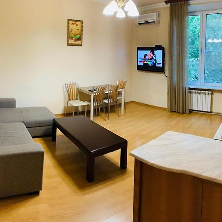 City Center Apartment On Sayat Nova Street Єреван Екстер'єр фото