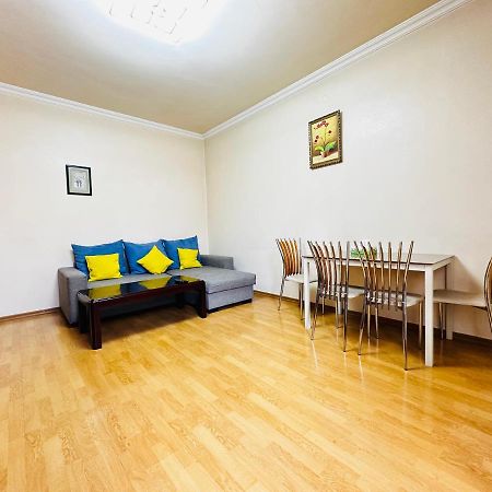 City Center Apartment On Sayat Nova Street Єреван Екстер'єр фото