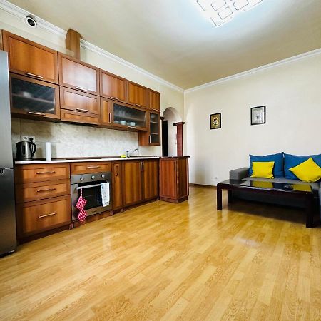 City Center Apartment On Sayat Nova Street Єреван Екстер'єр фото