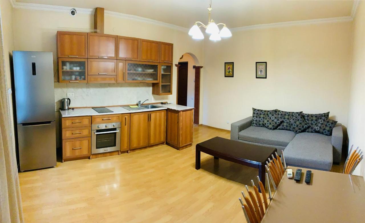 City Center Apartment On Sayat Nova Street Єреван Екстер'єр фото